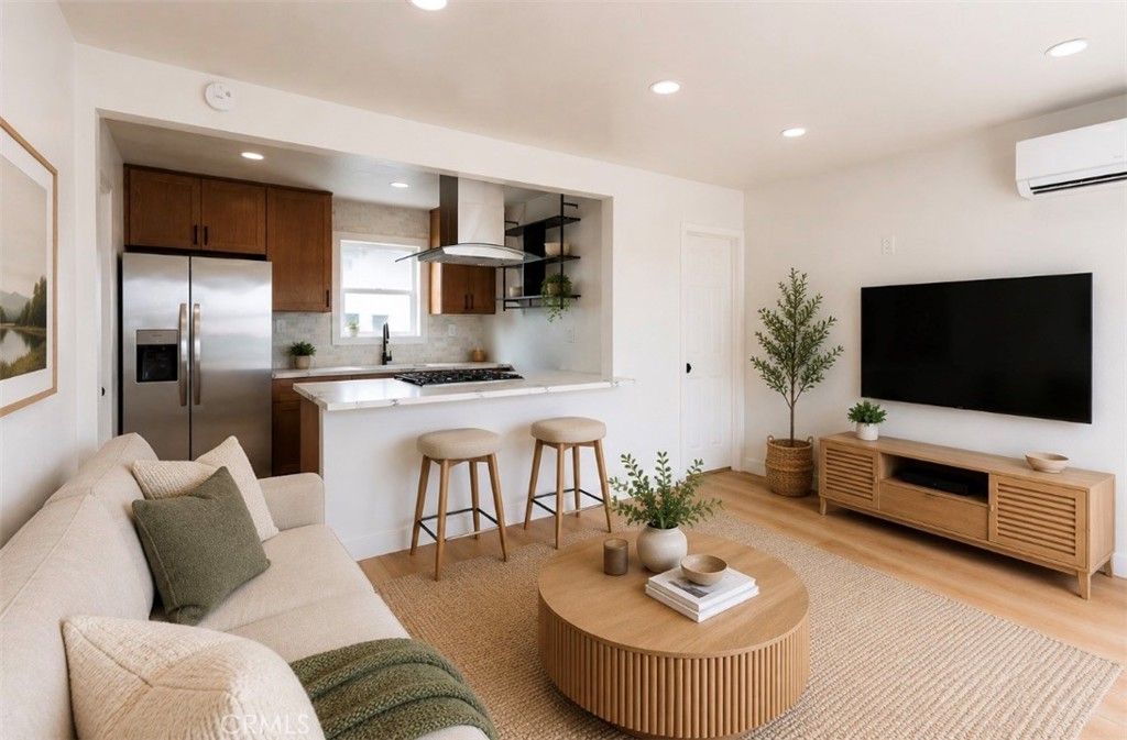 784 E Walton Street B, Signal Hill, CA 90755