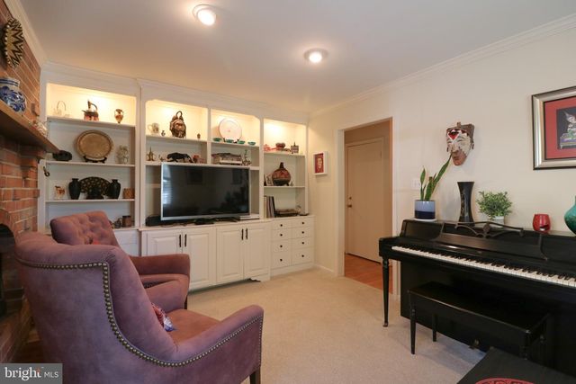 14601 MELINDA LN, Rockville, MD 20853