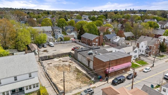194 Adams St, Newton, MA 02458