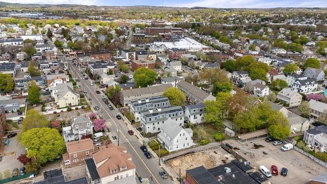 194 Adams St, Newton, MA 02458
