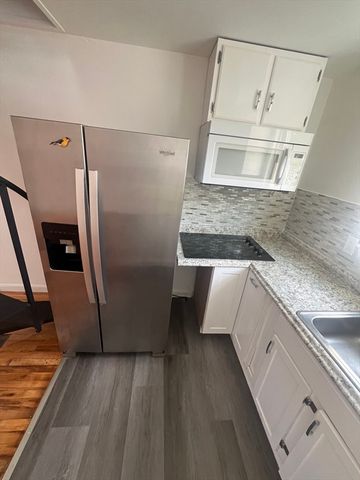 248 Essex St, Lynn, MA 01902