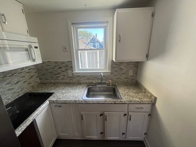 248 Essex St, Lynn, MA 01902