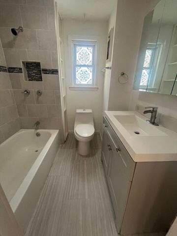 248 Essex St, Lynn, MA 01902