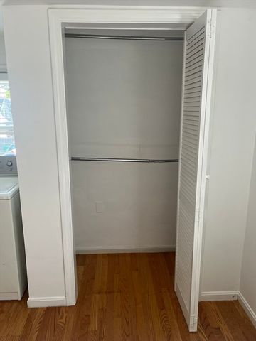 248 Essex St, Lynn, MA 01902