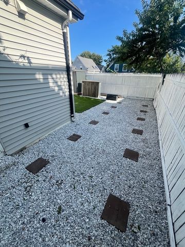 248 Essex St, Lynn, MA 01902