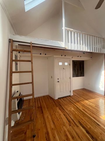 248 Essex St, Lynn, MA 01902