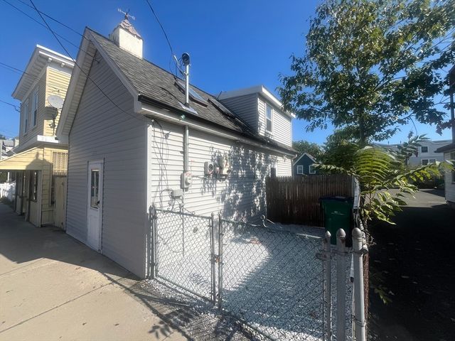 248 Essex St, Lynn, MA 01902