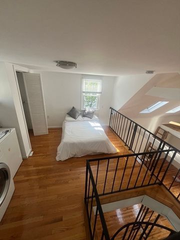 248 Essex St, Lynn, MA 01902