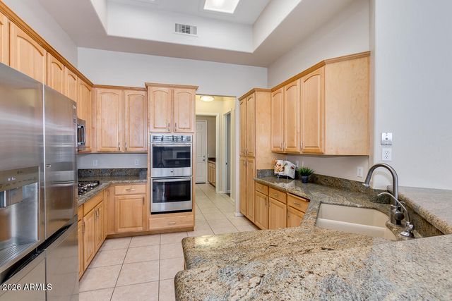 5235 E HERRERA Drive, Phoenix, AZ 85054