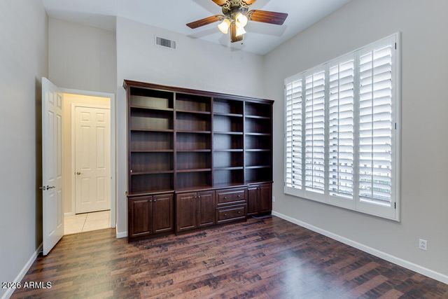 5235 E HERRERA Drive, Phoenix, AZ 85054