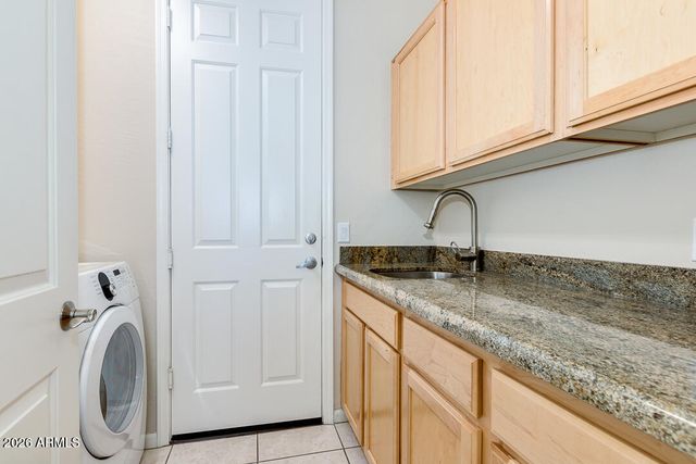 5235 E HERRERA Drive, Phoenix, AZ 85054