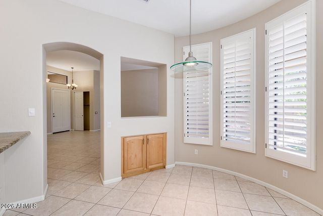 5235 E HERRERA Drive, Phoenix, AZ 85054