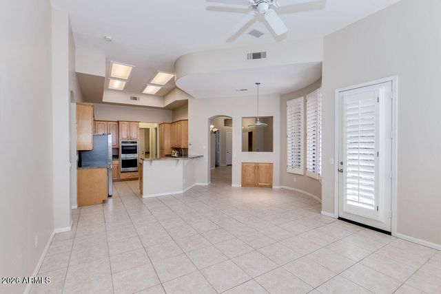 5235 E HERRERA Drive, Phoenix, AZ 85054