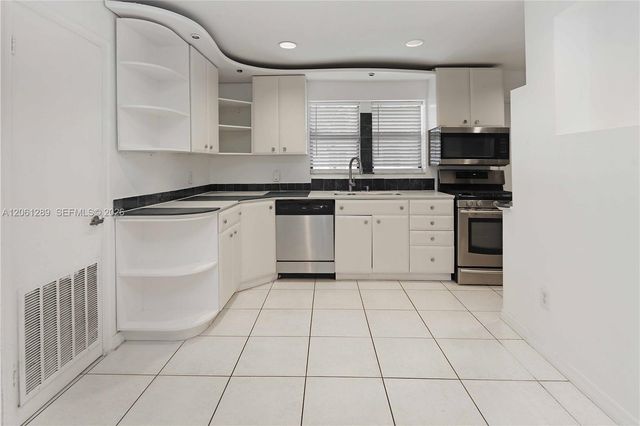 706 S 19th Ave, Hollywood, FL 33020