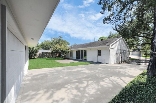 7610 Highmeadow Drive, Houston, TX 77063