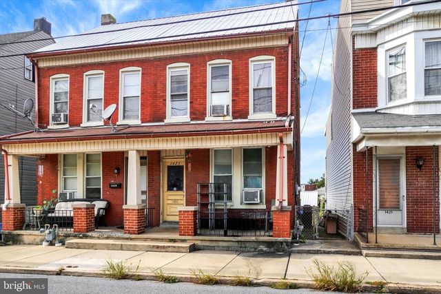 1423 W KING ST, York, PA 17404