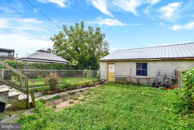 1423 W KING ST, York, PA 17404