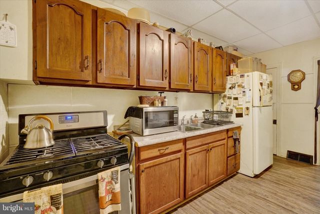 1423 W KING ST, York, PA 17404