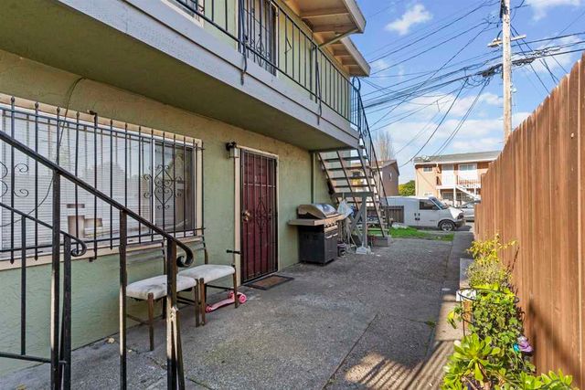 128 Catron Dr, Oakland, CA 94603