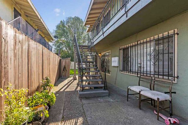 128 Catron Dr, Oakland, CA 94603