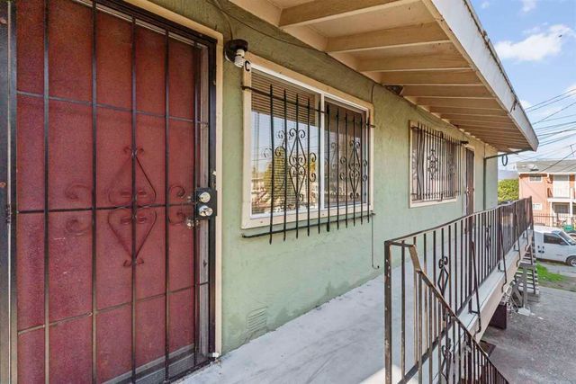 128 Catron Dr, Oakland, CA 94603