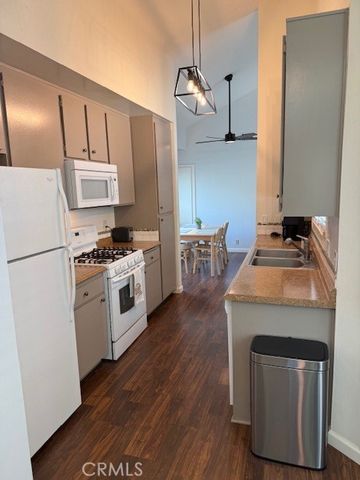 700 E Lake Drive 52, Orange, CA 92866