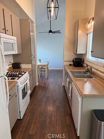 700 E Lake Drive 52, Orange, CA 92866