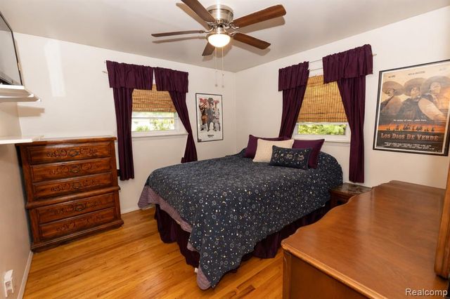 2627 Holland Street, Lake Orion, MI 48360