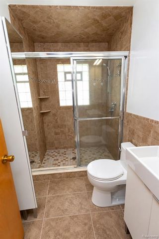 2627 Holland Street, Lake Orion, MI 48360