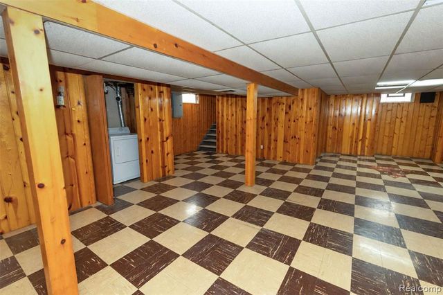 2627 Holland Street, Lake Orion, MI 48360