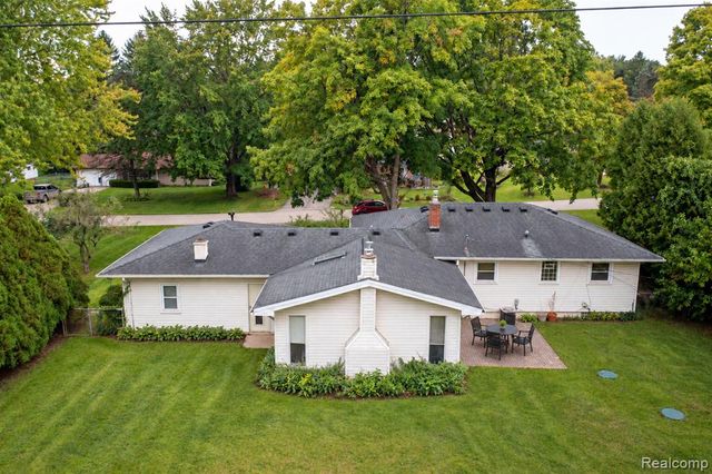 2627 Holland Street, Lake Orion, MI 48360