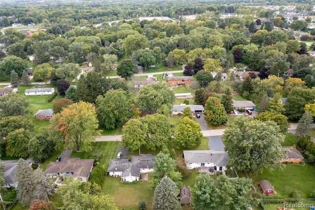 2627 Holland Street, Lake Orion, MI 48360