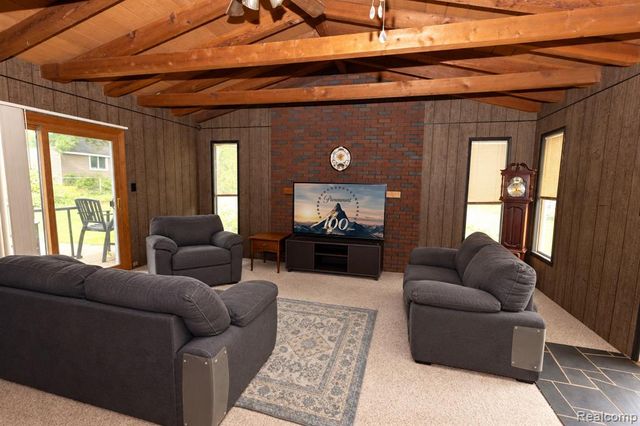 2627 Holland Street, Lake Orion, MI 48360