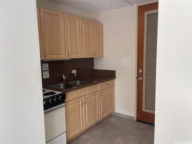 1511 Nuuanu Avenue 235, Honolulu, HI 96817
