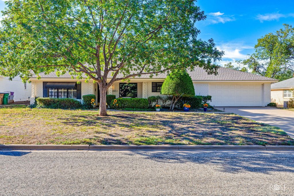 Image 1 of property listing at 2923 Tanglewood Drive, San Angelo, TX 76904