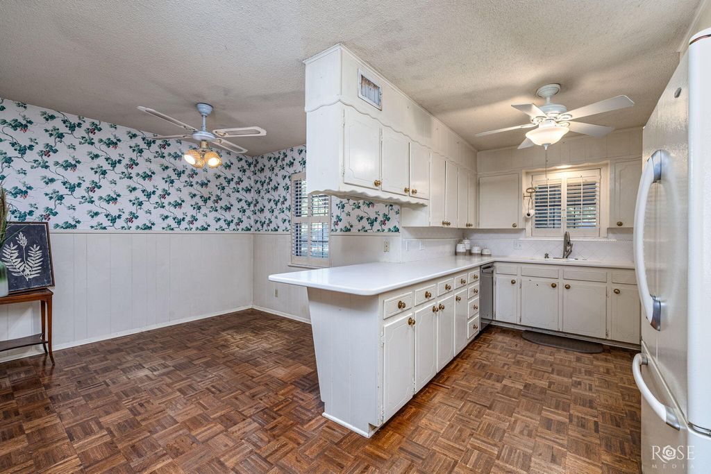 Image 8 of property listing at 2923 Tanglewood Drive, San Angelo, TX 76904