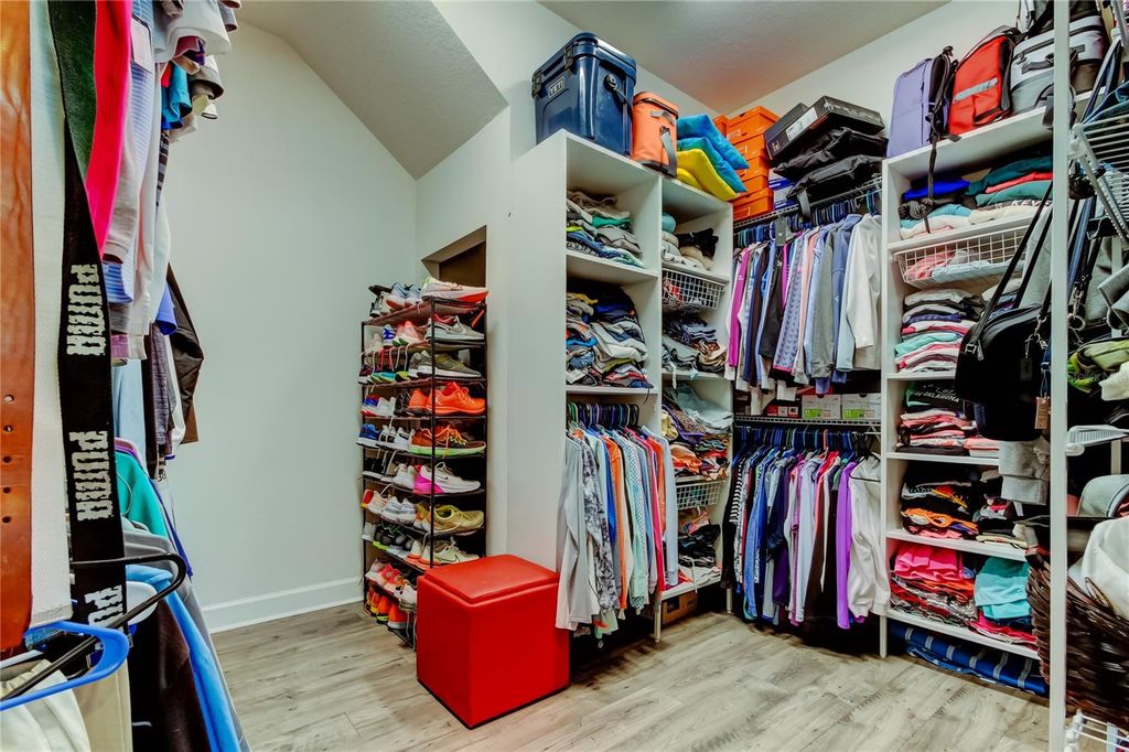 Image 17 of property listing at 11257 EGERIA DRIVE, Odessa, FL 33556