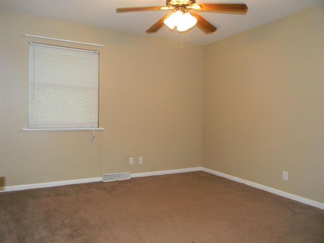 2902 N ERIE Avenue, Russellville, AR 72802