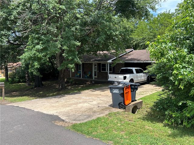 2902 N ERIE Avenue, Russellville, AR 72802