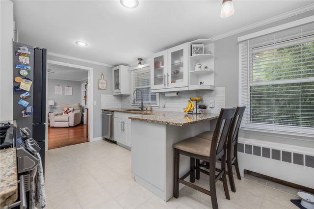 30 Black Creek Lane, Warwick, RI 02888