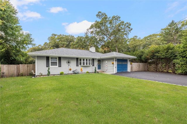 30 Black Creek Lane, Warwick, RI 02888