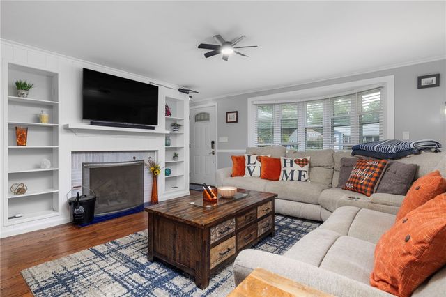 30 Black Creek Lane, Warwick, RI 02888