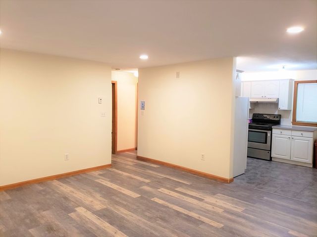 33 Jacqueline Rd A, Waltham, MA 02452