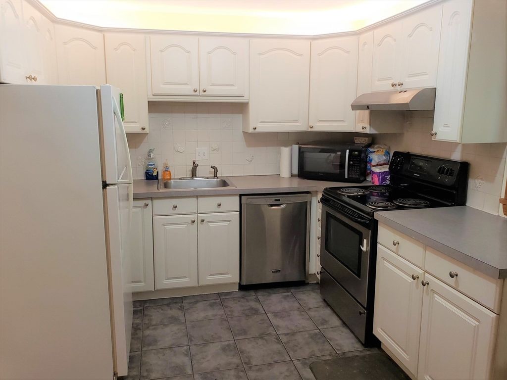 33 Jacqueline Rd A, Waltham, MA 02452