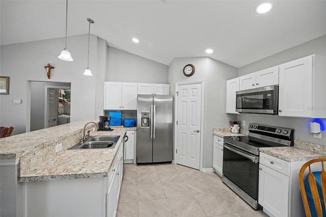 12824 SW 83RD AVENUE, Ocala, FL 34473