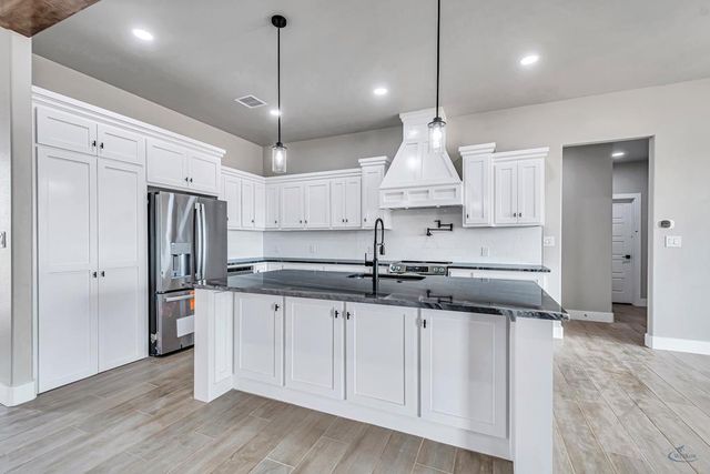 10801 W County Rd 142, Midland, TX 79706