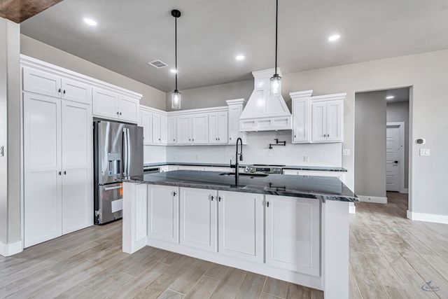 10801 W County Rd 142, Midland, TX 79706