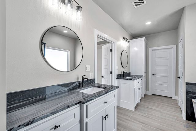 10801 W County Rd 142, Midland, TX 79706