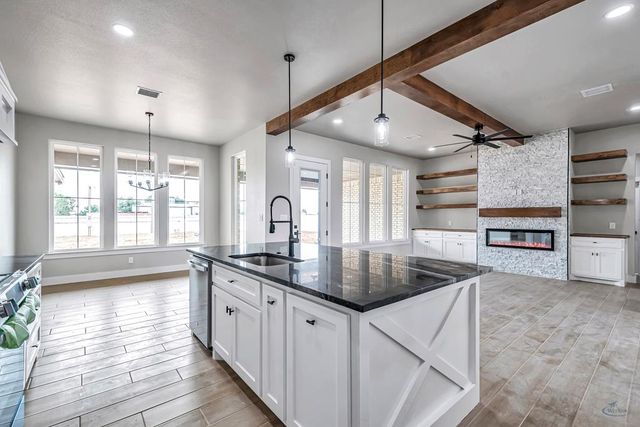 10801 W County Rd 142, Midland, TX 79706