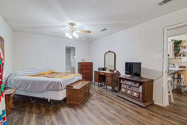 703 Windridge Lane, Burleson, TX 76028